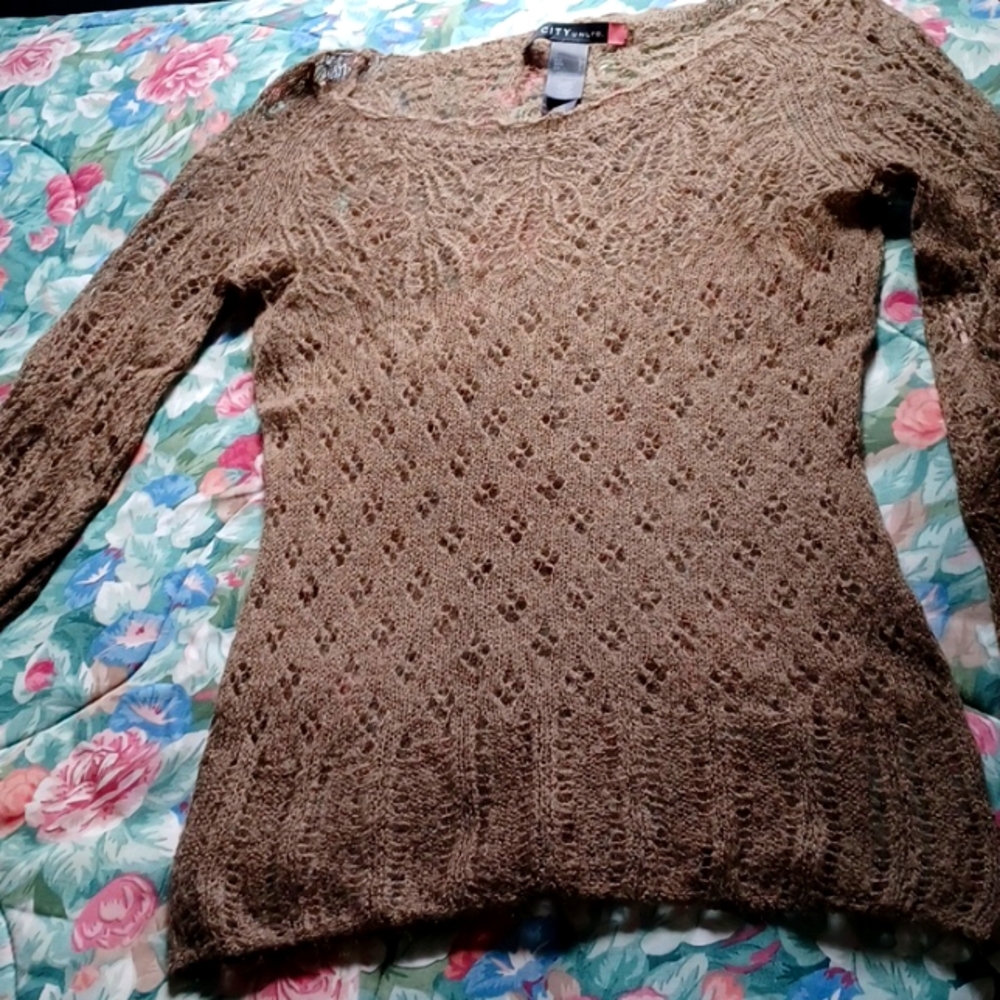 City unlimited sweater